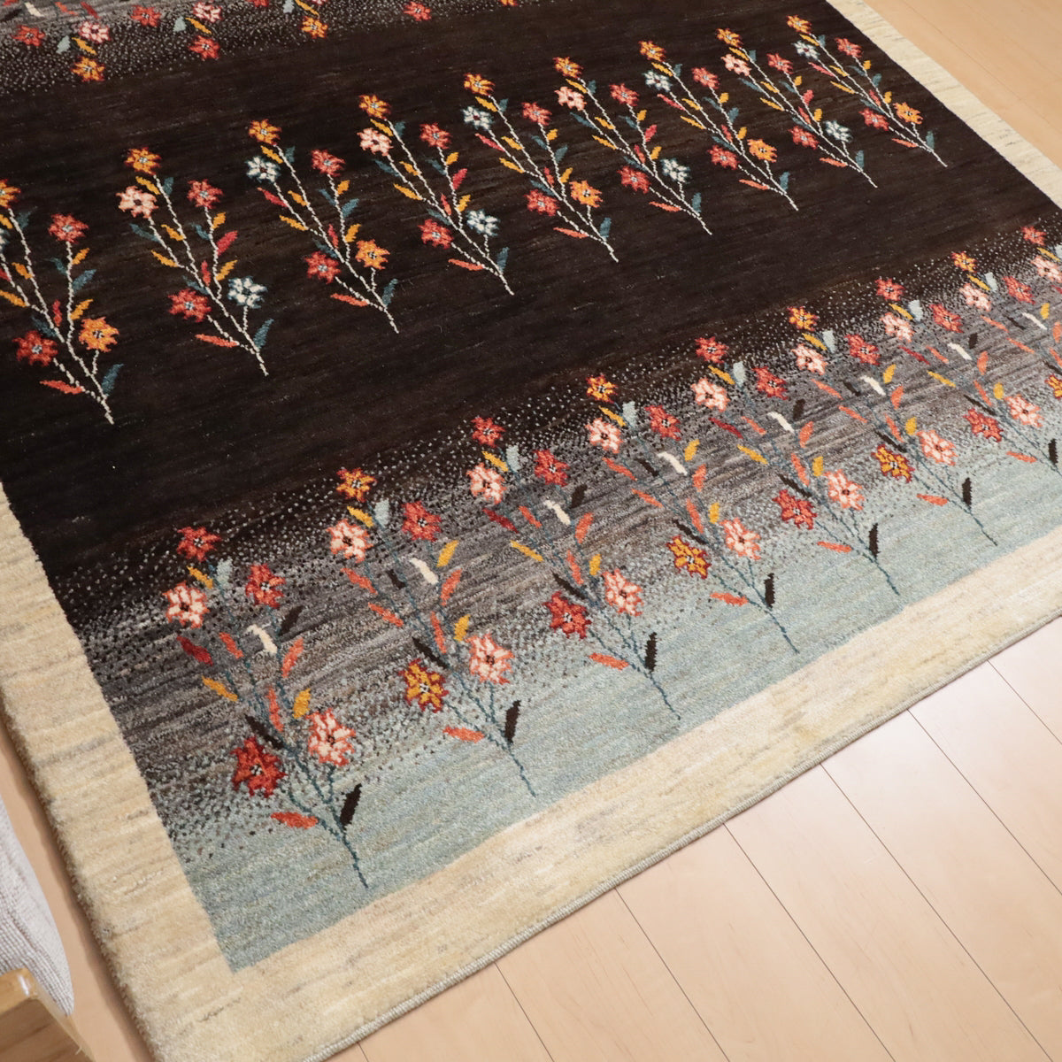 ギャッベ（ルリバフ）　205×202cm（HL-12048）