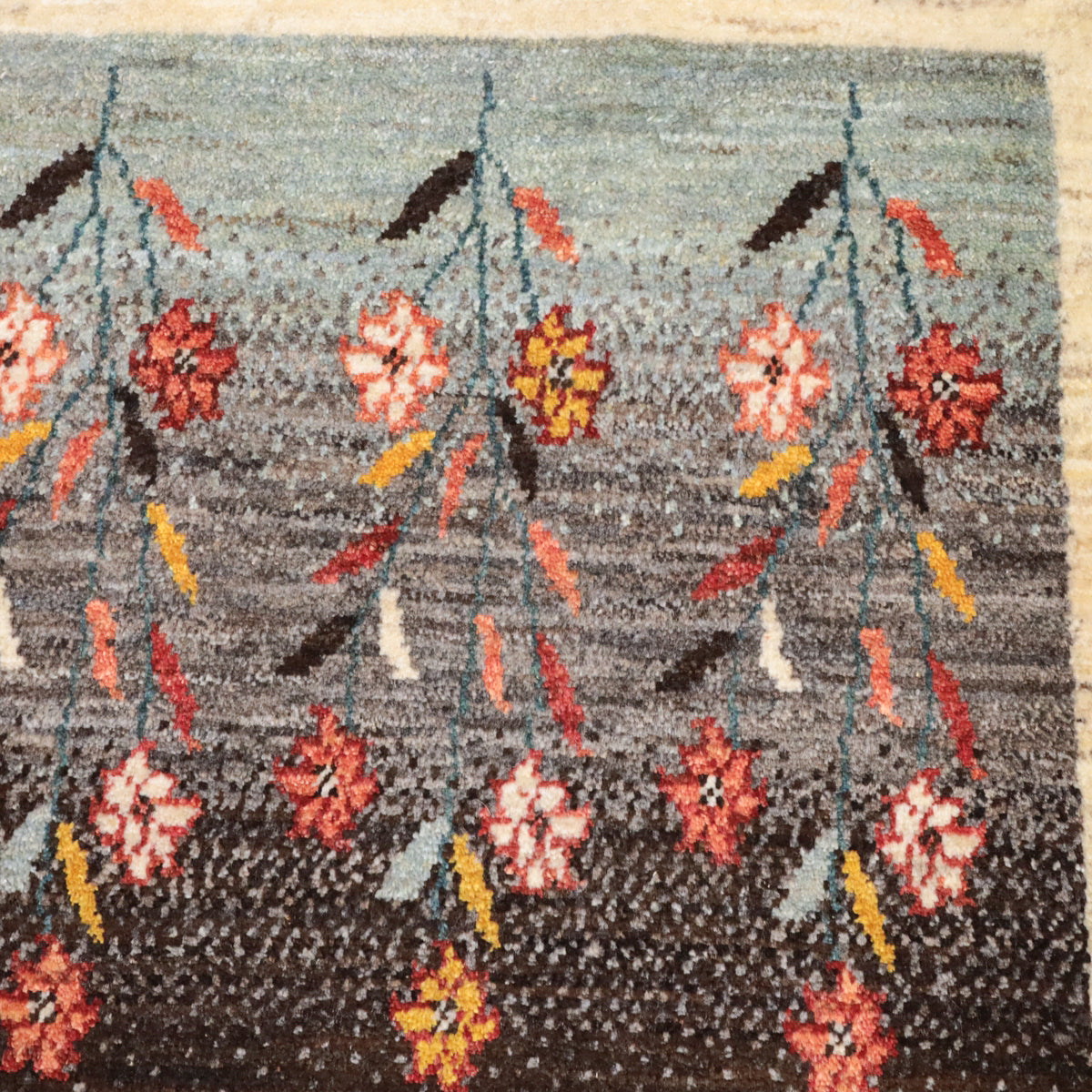 ギャッベ（ルリバフ）　205×202cm（HL-12048）